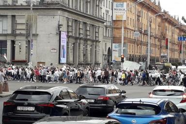 Тысячи людей вновь протестовали на площади Независимости в Минске