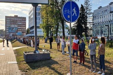 Около 5 км. В Минске на Притыцкого – «цепь солидарности»