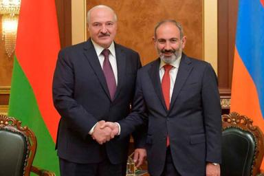 Пашинян поздравил Лукашенко с переизбранием на пост президента Беларуси