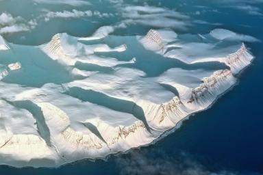 У берегов Антарктиды обнаружено таинственное судно