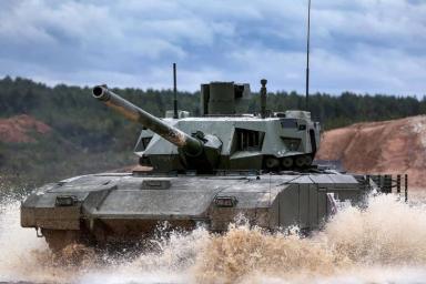 Российский танк форсировал реку, погрузившись на глубину 5 метров