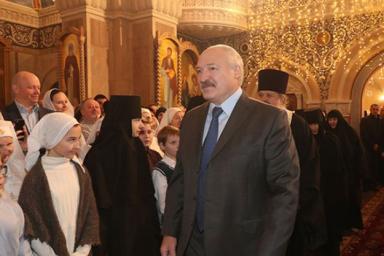 Лукашенко призвал религиозных деятелей не вмешиваться в политику