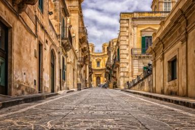 Итальянское правительство в панике: за снижением доходов от туризма может рухнуть экономика страны