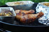 Диетологи рассказали, чем опасна готовка в алюминиевой фольге