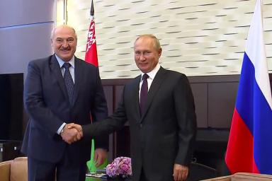 Песков: Лукашенко не просил Путина о поставках вооружений
