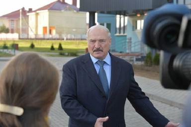 Лукашенко обратился к медикам из РНПЦ онкологии