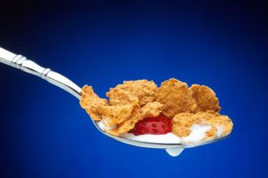 Диетологи перечислили 6 «низкокалорийных» продуктов, которые мешают похудеть