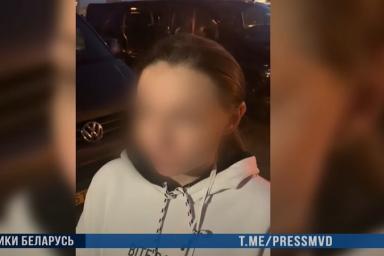 В Минске женщина украла у милиционера рацию, когда тот задерживал протестующего