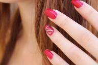 Названы признаки онкологии, которые можно увидеть на ногтях