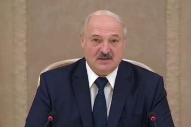 Лукашенко укорил Москву за один открытый авиарейс