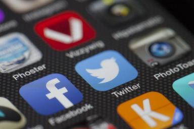 Facebook и Twitter удаляют аккаунты за вмешательство в выборы США