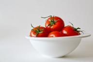 Малосольные томаты с чесноком и зеленью: простой рецепт вкусной закуски