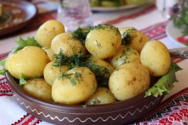 Как правильно варить вкусную картошку с укропом: рецепт и полезные советы