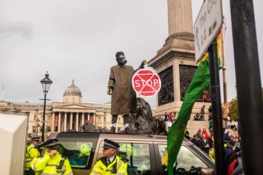В Лондоне полиция разогнала митинг COVID-диссидентов