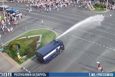 МВД подтвердило применение водомета на акции протеста в Бресте