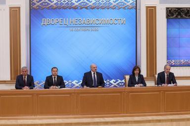 Лукашенко: Выборы провели. Результаты получили. На этом точка