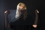 5 нелепых правил, которые портят жизнь женщинам