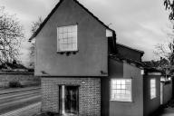 Даже у ученых нет объяснений: Атеистка оказалась в тюрьме для ведьм и стала верующей