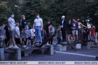 В Бресте школьник бросил бутылку в милицию: парня ждут большие проблемы 