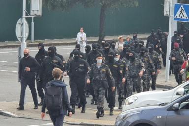 В центре Минска начались задержания участников акции протеста 