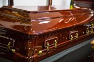 От учителя танцев до гробовщика: Женщина нашла профессию мечты