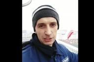 Рабочий залез на трубу завода «Атлант» и призвал Лукашенко уйти: ОМОН и сотрудники КГБ уже на месте 