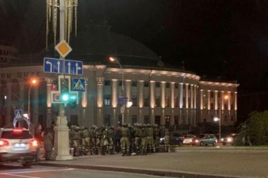 Силовики жестко разгоняли протесты вечером в центре Минска
