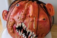 Сожги ее: Девушка решила сделать тыкву на Хеллоуин, но она проклята