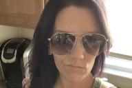 Женщина сделала селфи, но пожалела об этом. Она увидела то, чего не ожидала