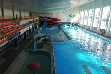 В Гродно много желающих отдать ребенка на плавание, но не хватает бассейнов. Разбираемся,  в чем причина