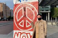 Тихановская подарила Меркель бело-красно-белый зонт и книгу