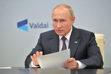«Не будут навязывать Минску свои решения». Путин выступил с заявлением