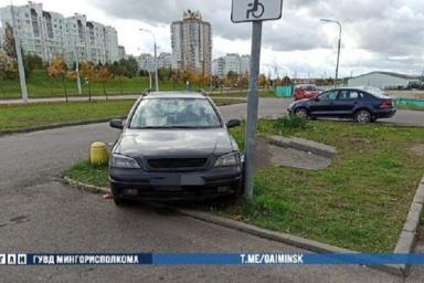 Смертельное ДТП в Минске: Opel влетел в столб
