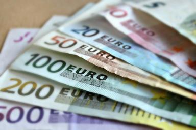 В Швейцарии предложили выплатить всем жителям по 7000 евро