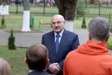 Лукашенко в Минском районе посетил новый храм и обратился к прихожанам