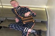 Белорусский блогер Mellstroy избил известную модель в прямом эфире 