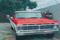 Девушка сделала дорогой подарок парню, заставив его расплакаться