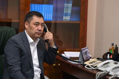 Премьер Кыргызстана объявил себя и. о. президента
