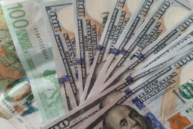 Доллар вверх, евро вниз. Вот что произошло с валютами в Беларуси 14 октября