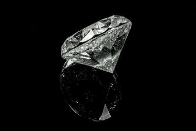 Ученые начнут создавать экологичные алмазы «из воздуха»