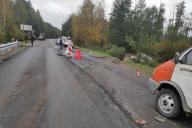 Под Житковичами МАЗ врезался в ограждение на мосту – придавило рабочего