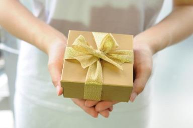 Эксперты перечислили подарки, которые не стоит дарить