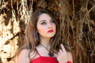 Почему замужние женщины завидуют одиноким: эксперты назвали 5 причин