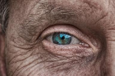 Ученые рассказали, как по цвету глаз определить склонность человека к алкоголизму