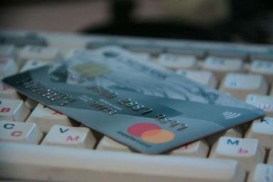 Пенсионер из Мозыря продиктовал незнакомцу по Viber данные банковских карт и лишился $15 тыс.