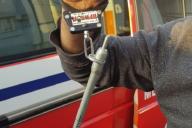 В Гомеле мужчина надел наручники, а снять не смог: вызывали МЧС