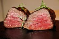 Простой рецепт сочной свинины в духовке