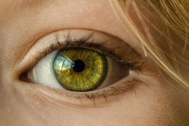 Назван способ обнаружить рак по глазам: посмотрите на себя в зеркало