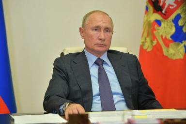 Путин: Лукашенко сделал значительный шаг навстречу оппонентам, заявив о возможности изменения Конституции