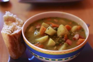 Простой рецепт горохового супа, который каждому придется по вкусу